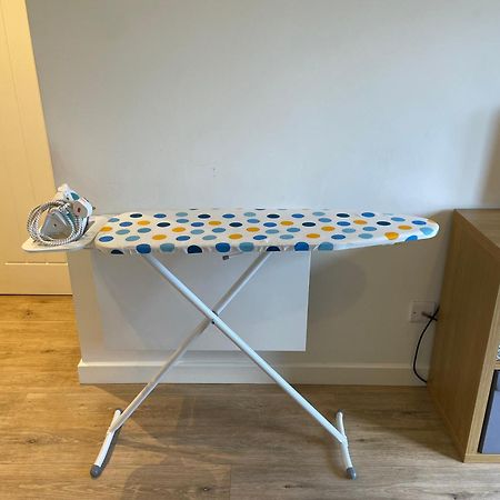Home-From-Home - Self Catering Garden Apartment, Waterlooville Dış mekan fotoğraf