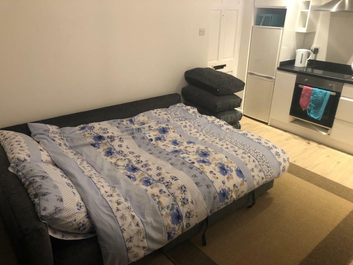 Home-From-Home - Self Catering Garden Apartment, Waterlooville Dış mekan fotoğraf