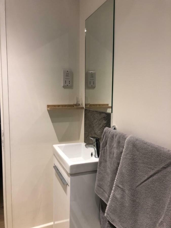 Home-From-Home - Self Catering Garden Apartment, Waterlooville Dış mekan fotoğraf