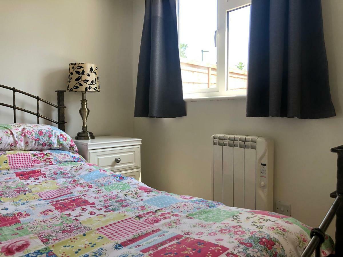 Home-From-Home - Self Catering Garden Apartment, Waterlooville Dış mekan fotoğraf