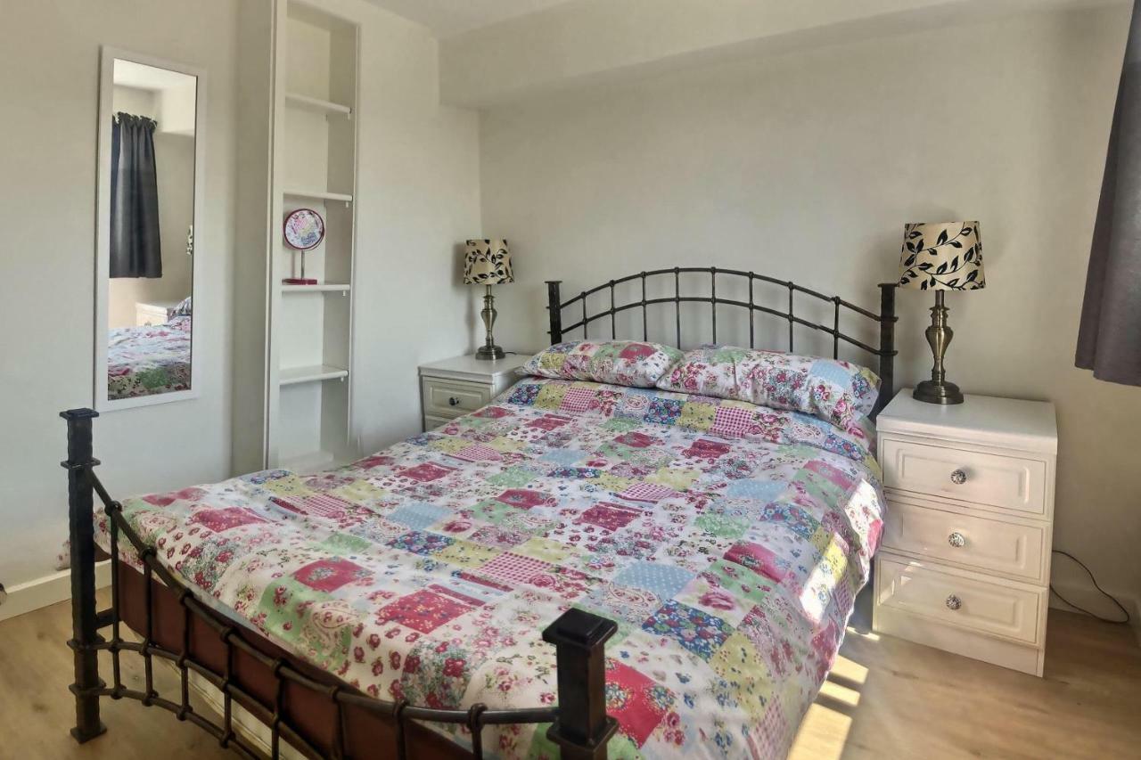 Home-From-Home - Self Catering Garden Apartment, Waterlooville Dış mekan fotoğraf