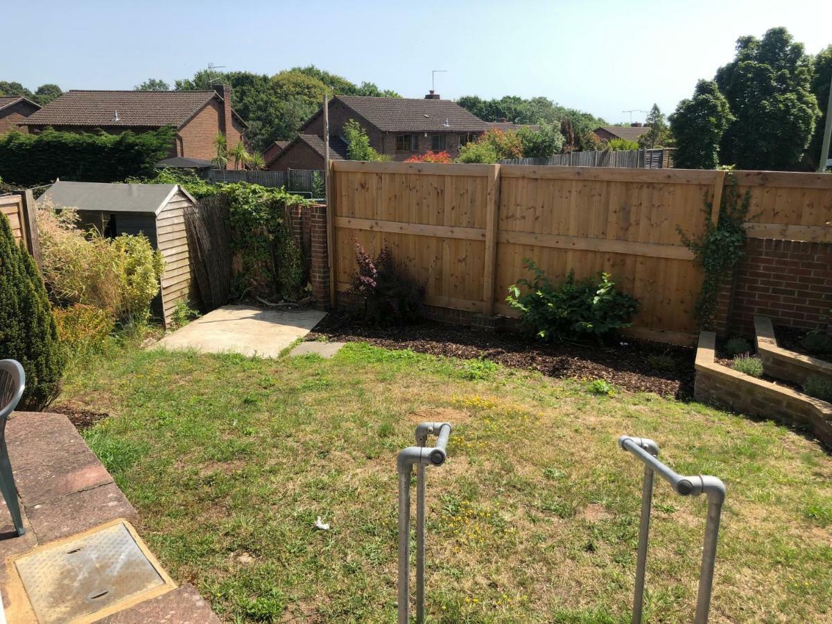 Home-From-Home - Self Catering Garden Apartment, Waterlooville Dış mekan fotoğraf
