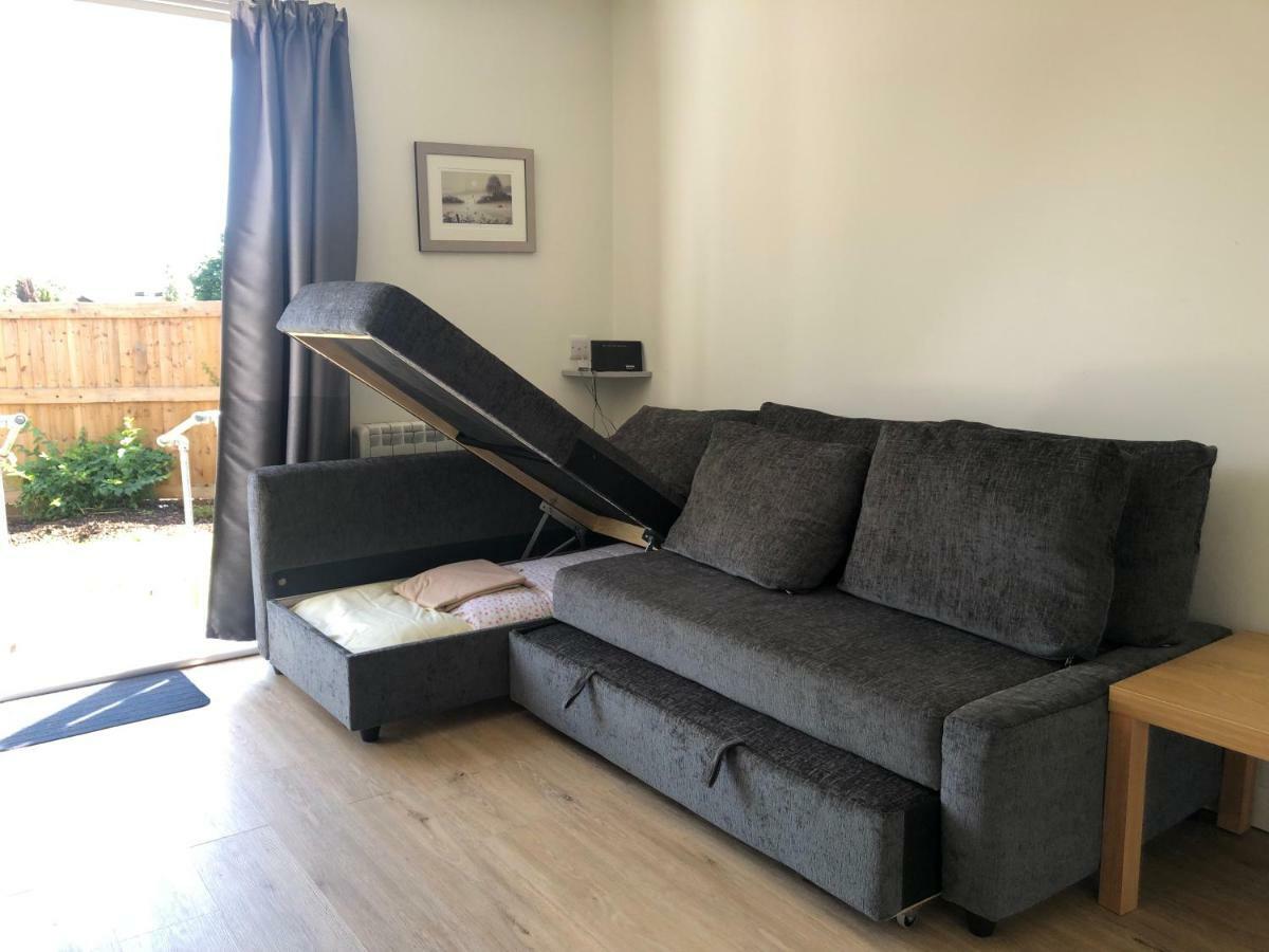 Home-From-Home - Self Catering Garden Apartment, Waterlooville Dış mekan fotoğraf